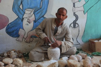 Worker in an alabaster factory, Africa, Egypt, in Luxor, West-Luxor, Africa