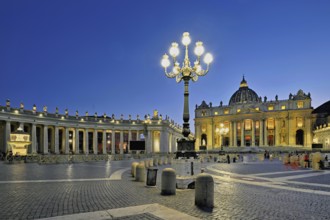 Cathedral, St Peter, St Peter's Basilica, Vatican palaces, St Peter's Square, Vatican at dusk,