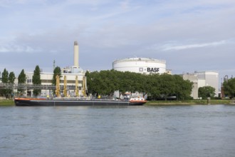 BASF, Lugwigshafen am Rhein, industrial area, ship, Mannheim, Baden-Württemberg, Germany, Europe