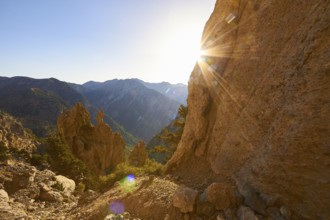 Jagged rock, Rock face, Gingilos, Hike on the Gingilos, Morning light, Back light, Sun rays,