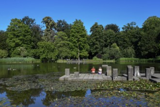 Pond in the castle garden, Karlsruhe Castle, Karlsruhe, Baden-Württemberg, Germany, Europe