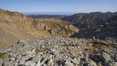 Scree, Gingilos, Hiking on the Gingilos, Morning light, Cloudless blue sky, Samaria Gorge, Omalos,