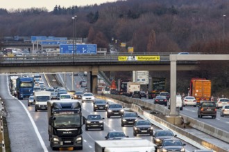 Motorway A3 between Opladen and Leverkusen, rainy weather, autumn, heavy traffic