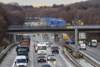 Motorway A3 between Opladen and Leverkusen, rainy weather, autumn, heavy traffic