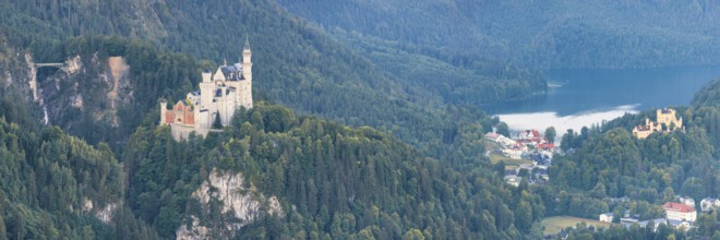 Neuschwanstein Castle, Hohenschwangau near Füssen, Ostallgäu, Allgäu, Bavaria, Germany, Europe