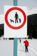 Prohibition sign 'No pedestrians and dogs', cross-country ski run, on cross-country ski trail,