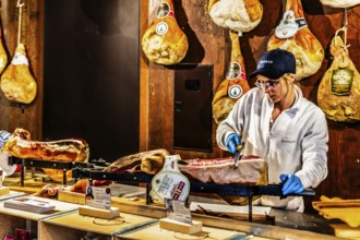 Ham carving, buffet restaurant, Trieste, harbour city on the Adriatic, Friuli, Italy, Trieste,