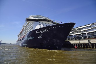 Europe, Germany, Hamburg, Elbe, Cruise Centre Altona, Passenger ship, Mein Schiff 6, Hamburg,