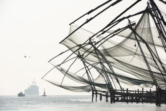 Chinese fishing nets, Arabian Sea coast, Fort Cochin, Kochi, Kerala, South India, India, Asia