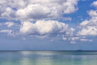 Puristic seascape near Ko Lanta, sea, ocean, nature, force of nature, natural landscape, untouched,