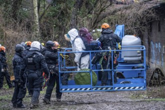 2nd day of the eviction of the Lützerath hamlet, occupied buildings of the former farm, by climate