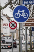 30 km/h zone on Herner Straße in Bochum Riemke to keep the air clean, ban on lorries driving