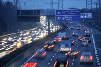 A57 motorway near Kaarst in the Rhine district of Neuss, view in the direction of the Büttgen