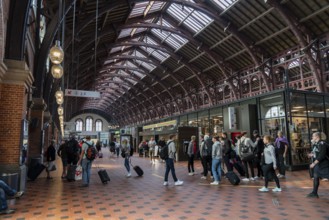 Station concourse, Copenhagen Central Station, Copenhagen Central Station, Denmark, Europe