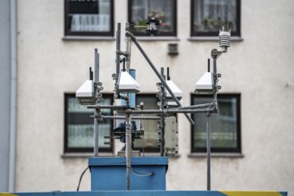 Air quality monitoring station, on the B7, Friedrich-Engels-Alle in Wuppertal, operated by the