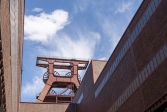 Zollverein Coal Mine Industrial Complex World Heritage Site, double headframe, shaft 12, Essen,