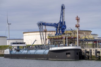 LNG tanker at, LNG import terminal tanks for liquefied natural gas, owned by Vopak and Gasunie, the