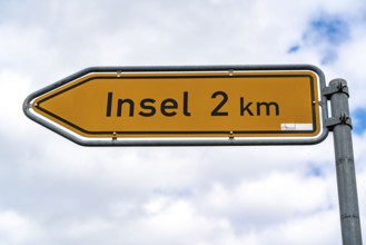 Signpost to the village of Insel, Lüneburg Heath, Lower Saxony, Germany, Europe