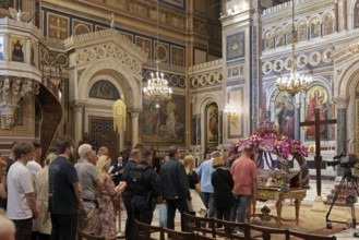 Worshippers at the Good Friday ceremony, Greek Orthodox Cathedral of the Annunciation, Mitropolis,