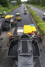 Renewal of the road surface on the A40 motorway between the Kaiserberg junction and Mülheim-Heißen,