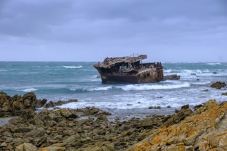 Bad weather at Cap Agulhas, shipwreck, southernmost point of Africa, meeting of the Indian and