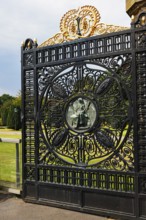 Entrance gate to the Peace Palace with depiction of Amicitia (friendship), seat of the