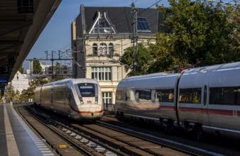 Tiergarten S-Bahn station with local and long-distance trains, Berlin, Germany, Europe