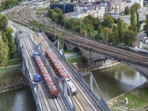 Load test on the Neckar Bridge, aerial view. Due to the unusual design, dimensional checks are