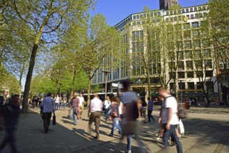 Germany, Hamburg, City, Mönckebergstraße, main shopping street, passers-by in motion, Europe