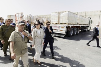 Annalena Bärbock (Alliance 90/The Greens, 2nd from left), Foreign Minister, is shown Egyptian