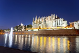 Palma de Majorca, Bay of Palma, the Cathedral of St Mary, Balearic Islands, Spain, Europe