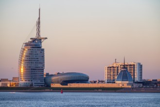 Skyline of Bremerhaven, seen over the Weser, Atlantic Sail City Hotel, Klimahaus, skyscrapers at