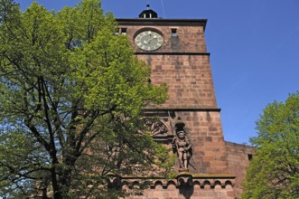 Knight figures on the gate tower, 1541, also known as the clock tower of Heidelberg Castle