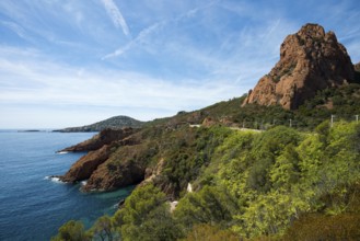 Coast and red rocks, Massif de l'Esterel, Esterel Mountains, Département Var, Région