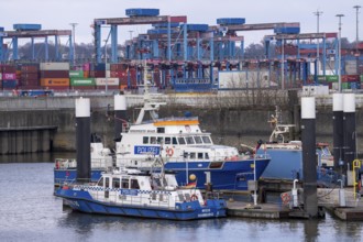 Waterway Police Station 1, Waltershofer Hafen, Port of Hamburg, police boats, Mayor Brauer and