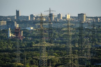 View over the central Ruhr area, from the north over Gelsenkirchen, with the former Consolidation