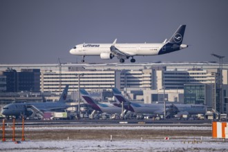 Lufthansa Airbus A321neo, on approach to Frankfurt FRA airport, terminal building, Fraport, in