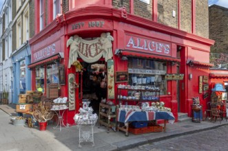 Antique shop, Portobello Road, Notting Hill, London, England, Great Britain