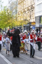 Parade of historically costumed guild members, Zunft zum Widder, Sechseläuten or Sächsilüüte,