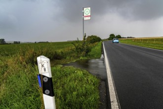 Bus stop Abzweig Eschenpötel, in the countryside, Sauerland, near Warstein-Allagen, country road