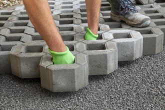 Paving work: Laying of grass pavers