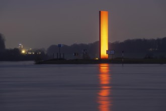 Sculpture Rhine orange, at the mouth of the Ruhr into the Rhine, orange-coloured symbolic steel