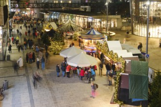 Christmas market on the station forecourt, night shot, Elberfeld, Wuppertal, North