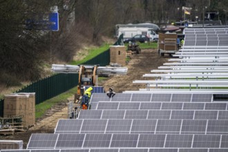 Construction of a solar park in Neukirchen-Vluyn, over 10, 000 solar modules will be installed on 4