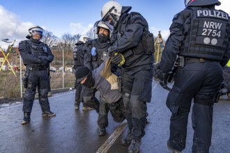 Beginning of the eviction of the Lützerath hamlet, camp of climate activists and squatters, at the