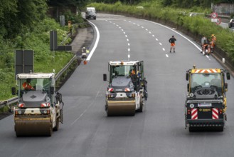 Renewal of the road surface on the A40 motorway between the Kaiserberg junction and Mülheim-Heißen,