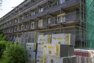 Energetic renovation of an apartment building, thermal insulation, building materials, insulation