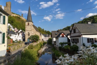 Monreal, idyllic half-timbered village in the Elz valley, ruins of the Löwenburg castle, in the