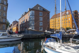 Christianshavns, residential buildings, restaurant, jetty on the Wilders Canal, old district, at