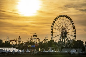 The Rhine Fair in Düsseldorf, in the Rhine meadows in the Oberkassel district, on the Rhine, North